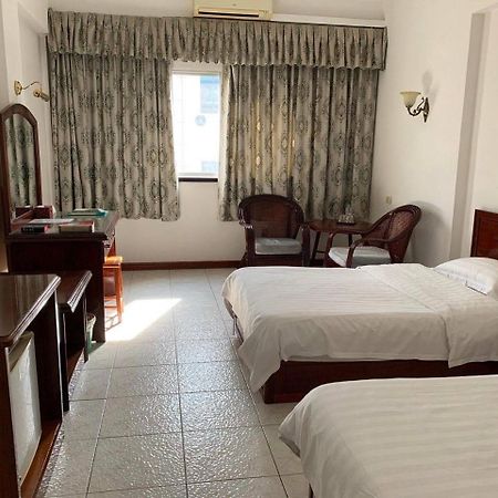 Chung Hsin Hotel 中信酒店 Phnom-Penh Buitenkant foto