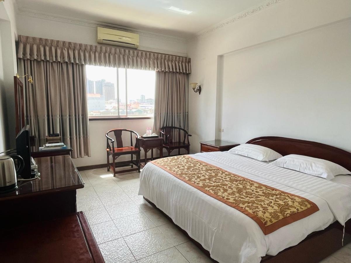 Chung Hsin Hotel 中信酒店 Phnom-Penh Buitenkant foto