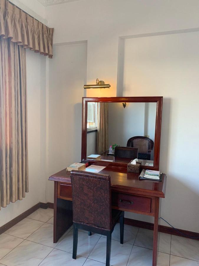 Chung Hsin Hotel 中信酒店 Phnom-Penh Buitenkant foto