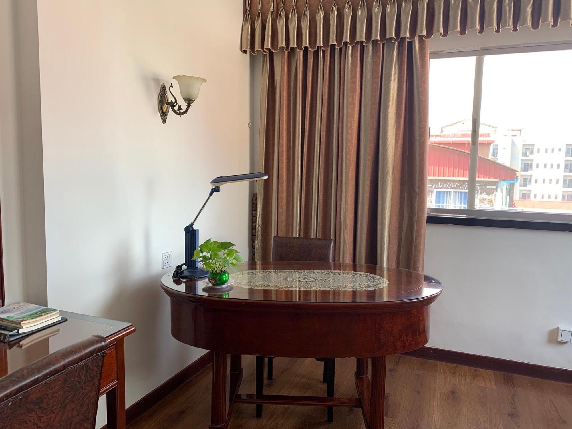 Chung Hsin Hotel 中信酒店 Phnom-Penh Buitenkant foto
